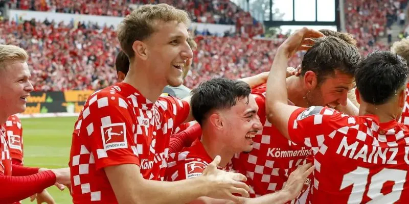 Mainz 05 đang trải qua một mùa giải đầy biến động